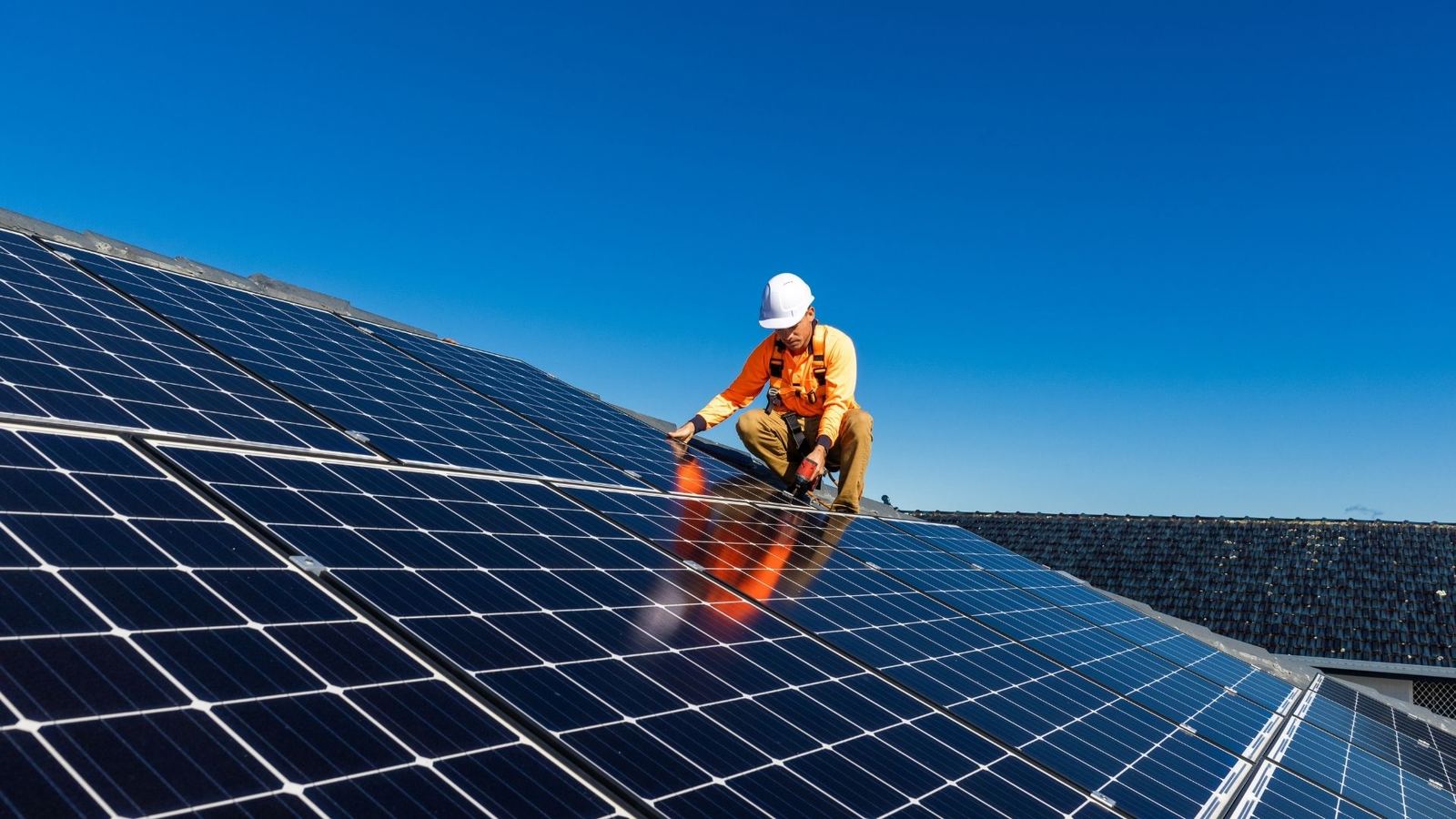 Solar panel maintenance and service work in Howell Township NJ