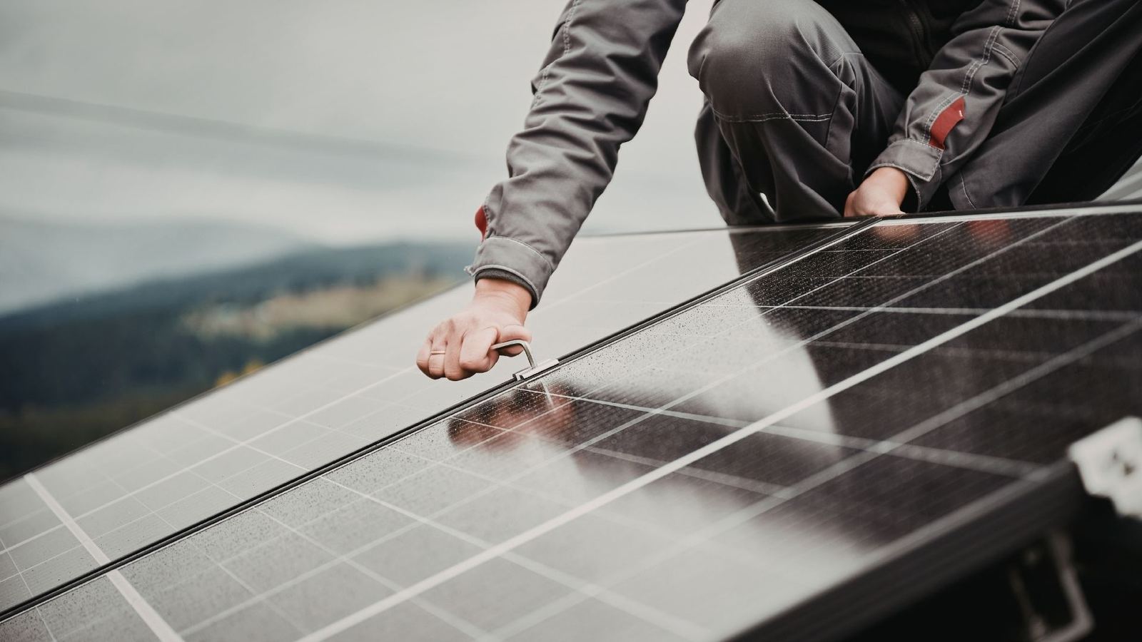 Solar system efficiency check on roof-mounted panels in Howell Township NJ